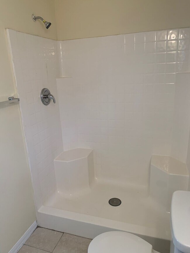 Building Photo - 3/2/2 CBS Home - Vero Beach  (LOW MOVE IN ...