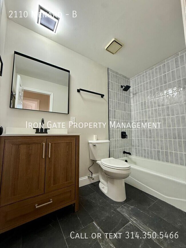 Building Photo - 2110 Menard St