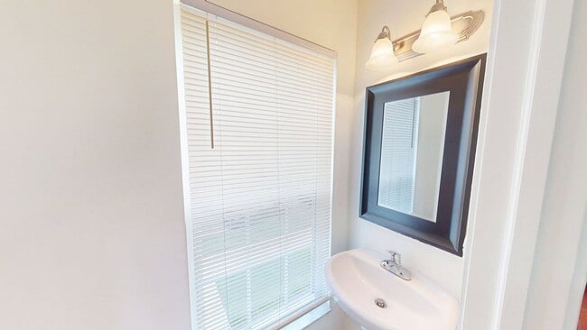 Building Photo - 5288 Royal Arch Cascade Dr