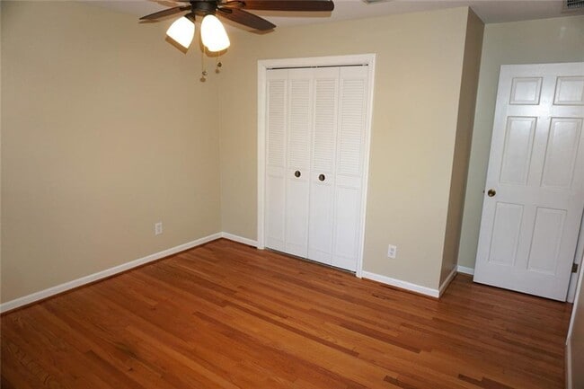 Building Photo - 1140 Falstaff Dr