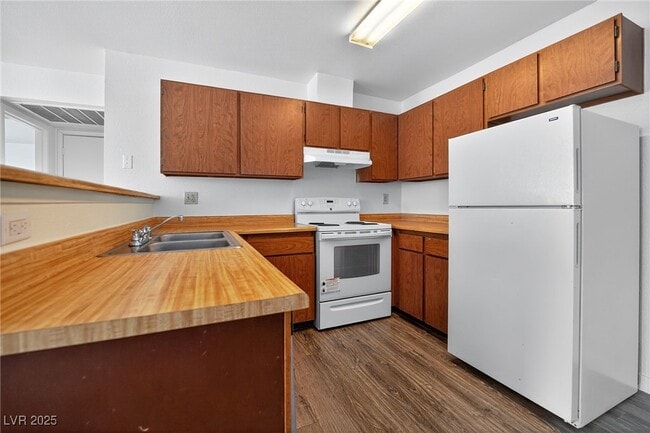 Building Photo - 2654 Bryandouglas Dr