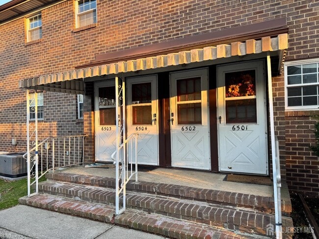 Building Photo - 6501 Ave C