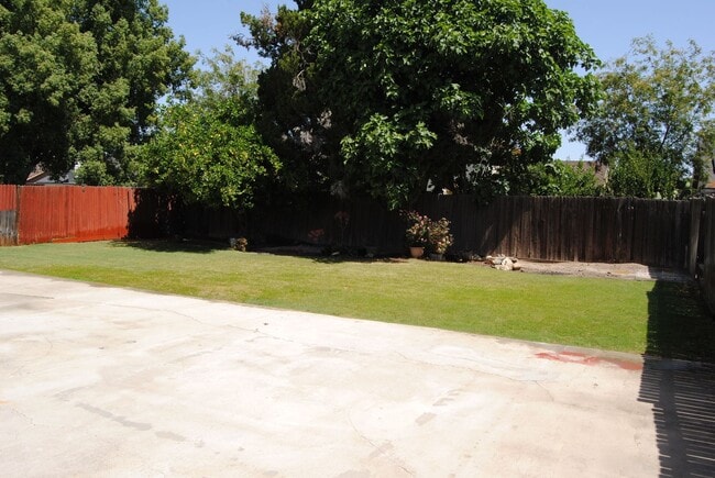 Building Photo - 4620 Gorbett Ln