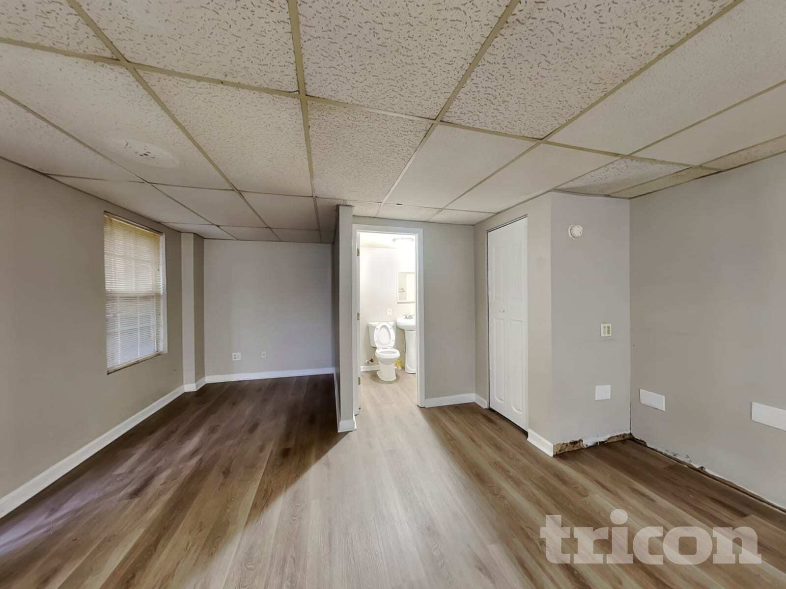 Building Photo - 3740 Longview Dr