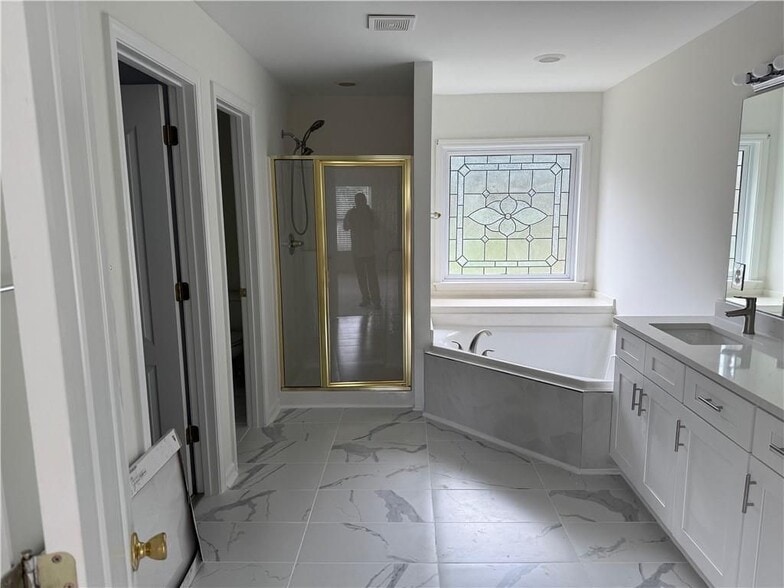 Building Photo - 3120 Caney Creek Ln