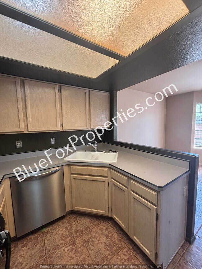 Building Photo - 231 N Ashbury Ln