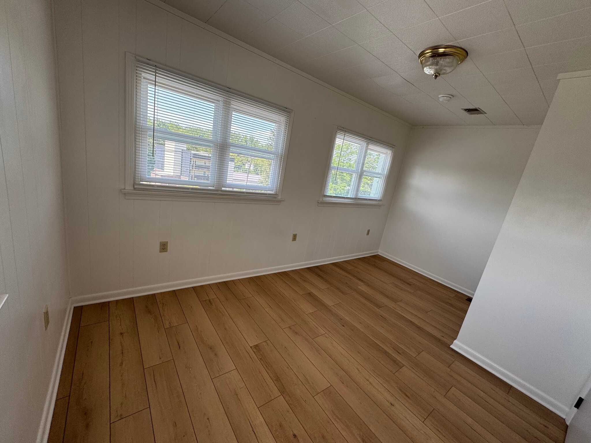 Bedroom - 118 Riverside Dr