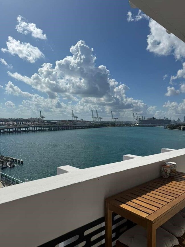 Building Photo - 800 West Ave