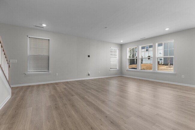 Building Photo - 2408 McKenzie Ridge Ln