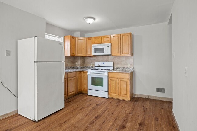 Building Photo - 4831 Longshore Ave