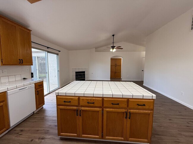 Building Photo - Newly updated single story 3 bedroom!