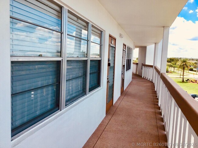 Building Photo - 4008 Cornwall A