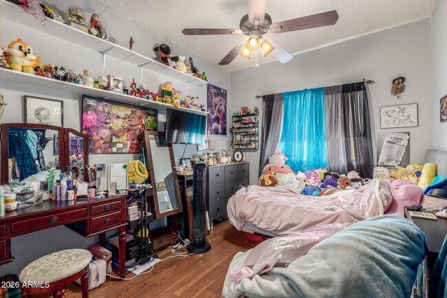 Building Photo - 5210 E Elmwood Cir