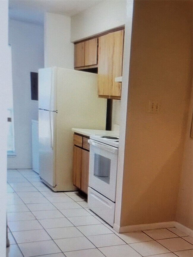 Building Photo - 260 El Dorado Blvd