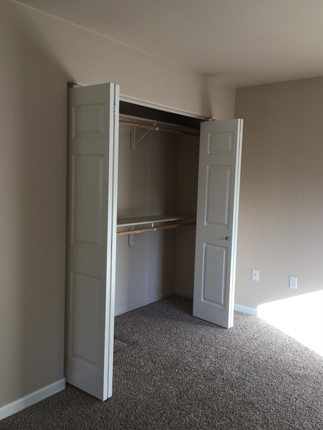 Building Photo - 2335 W Eagles Nest Cir