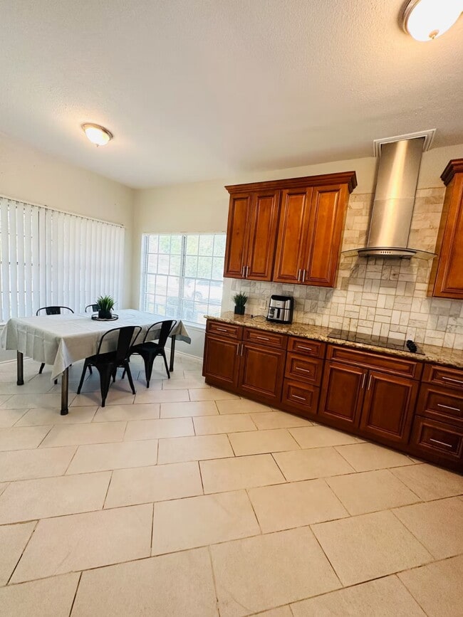 Building Photo - 12727 Ashford Knoll Dr