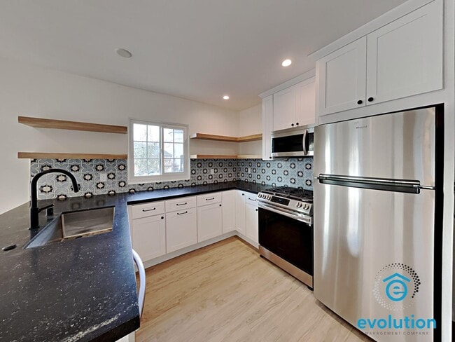 Building Photo - 3831-3835 3rd Avenue - 3835 3rd Ave Apt 1