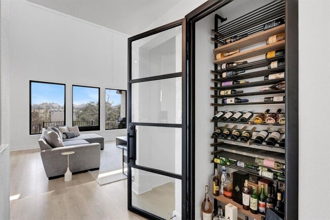 Building Photo - 325 Cumberland Cv