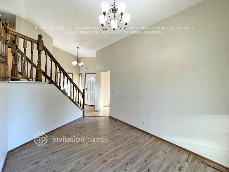 Building Photo - 1609 Lakewood Dr N