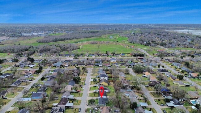 Building Photo - 10506 Sierra Dr