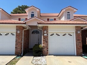 Building Photo - 532 Valparaiso Pkwy