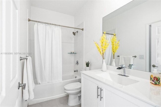 Building Photo - 10537 W 32nd Ln