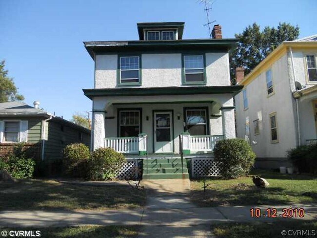 Building Photo - Large house on the North Side of town! Central HVAC, Laundry, Large yard, all appliances.