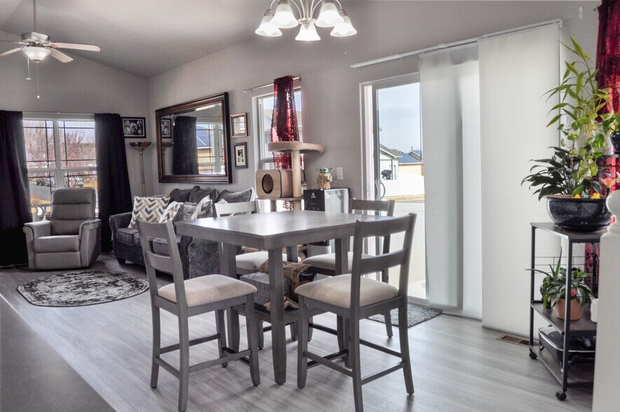 Building Photo - 2500 Heather Ln