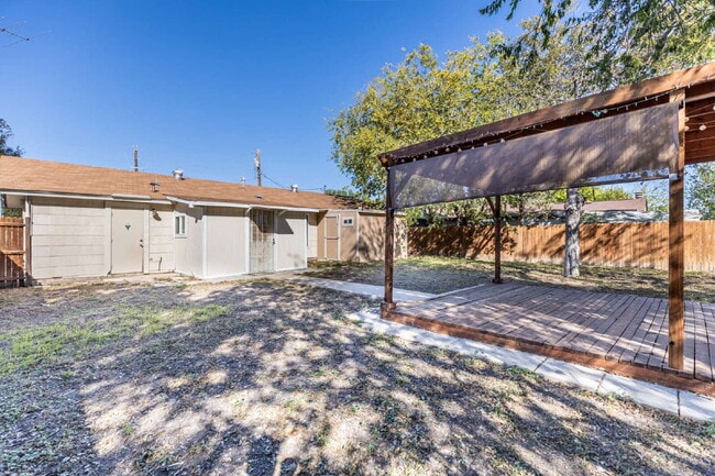 Building Photo - 8016 Landing Ave