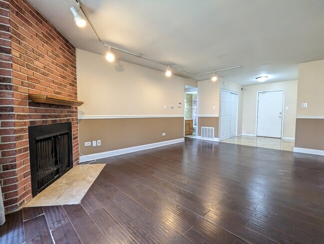 Building Photo - 2252 N Baldwin Way