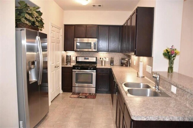 Building Photo - 7907 Bachwood Dr Dr
