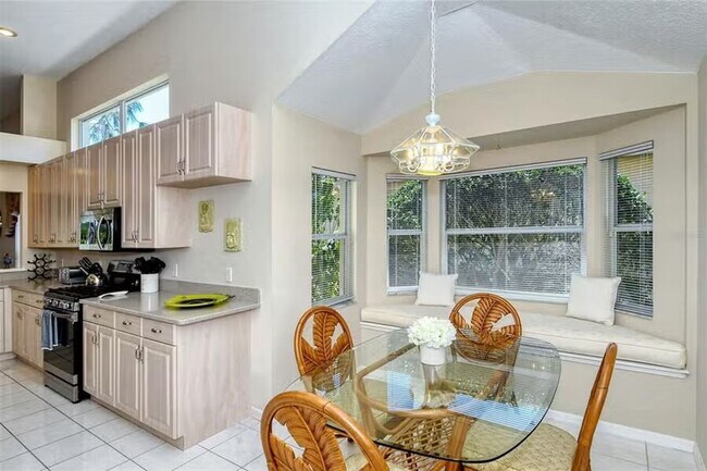 Building Photo - AVAILABLE JULY 1ST! Water & Golf Views in University Park Country Club with Pool and Spa!  3bed |...