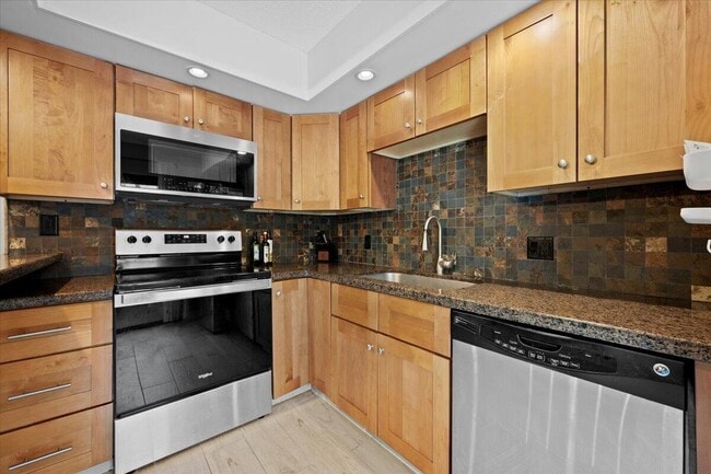 Building Photo - 111 1st Ct