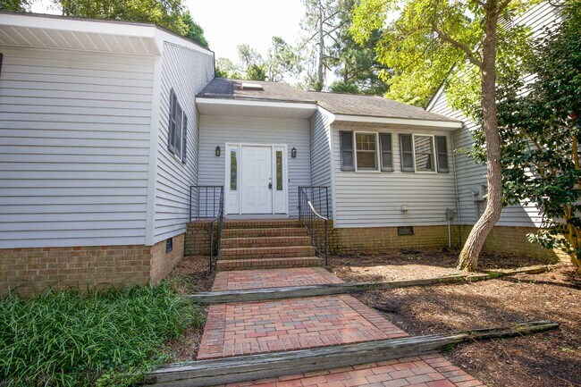 Building Photo - "3-Bedroom Home on Fox Hunt Lane in Southern Pines – Cozy Living Awaits!"