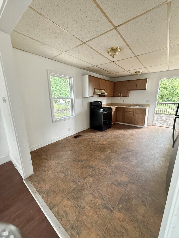 Building Photo - 2412 Bromley Ave