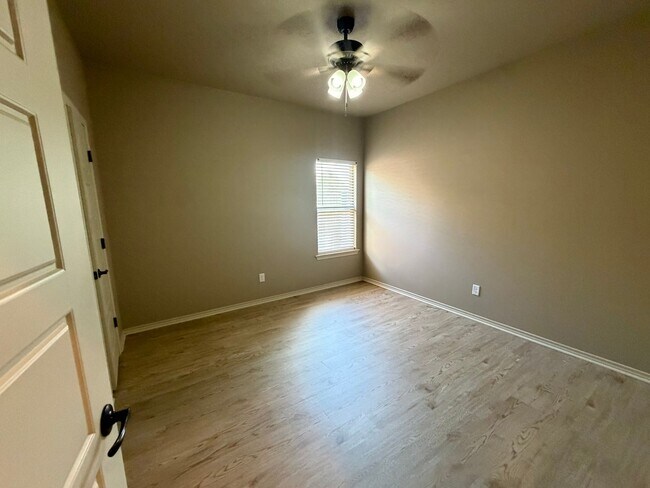 Building Photo - 2411 Quitman Ave