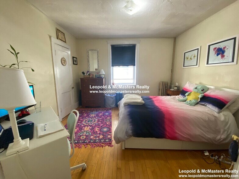 Building Photo - 138 Davis Ave