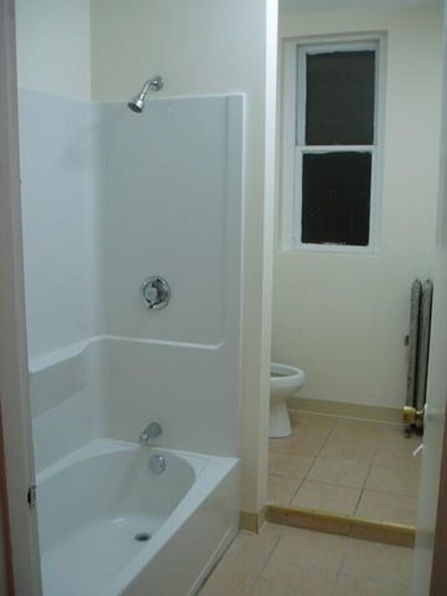 Building Photo - Aberdeen 3 Bed