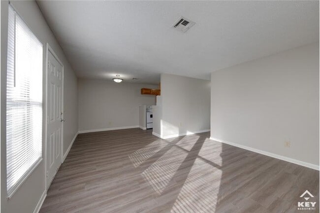 Building Photo - 1324 N Minneapolis St