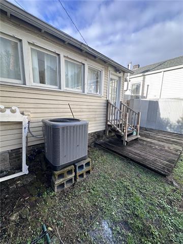 Building Photo - 7003 Jeannette St