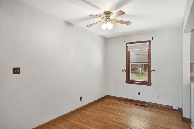 Building Photo - 2 BED / 1 BATH HOUSE IN CENTRAL CHAMPAIGN ...