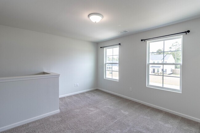 Building Photo - 147 Enclave Wy