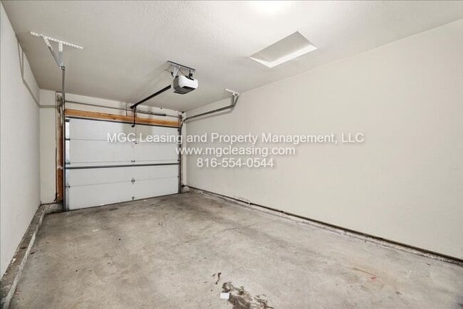 Building Photo - Timber Trails Townhome - One Month Free Rent When You Sign a 15-Month Lease!