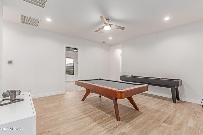 Building Photo - 13924 Dyer Ln