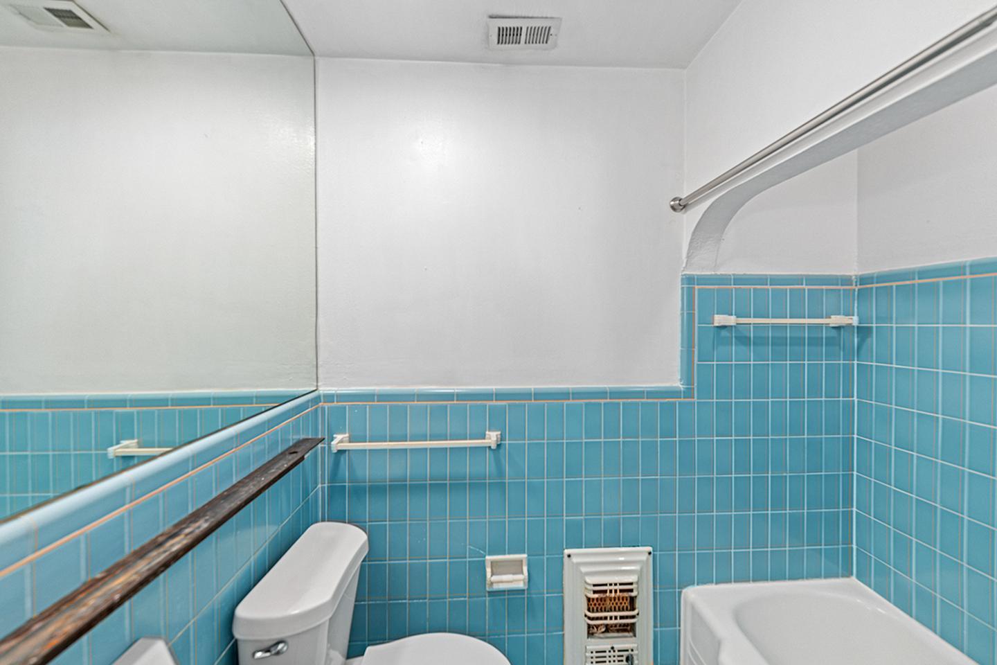 Building Photo - North Oak Cliff home with pool, spa & back...