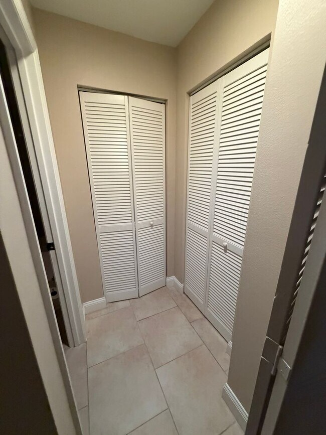 Building Photo - 2 Bed 2 Bath in St Cloud for Rent