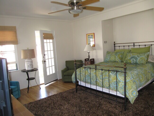 Building Photo - 119 W Mason St