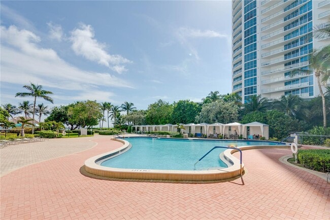Building Photo - 3001 S Ocean Dr