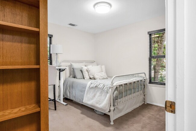 Building Photo - 6 month lease available now through March 2027