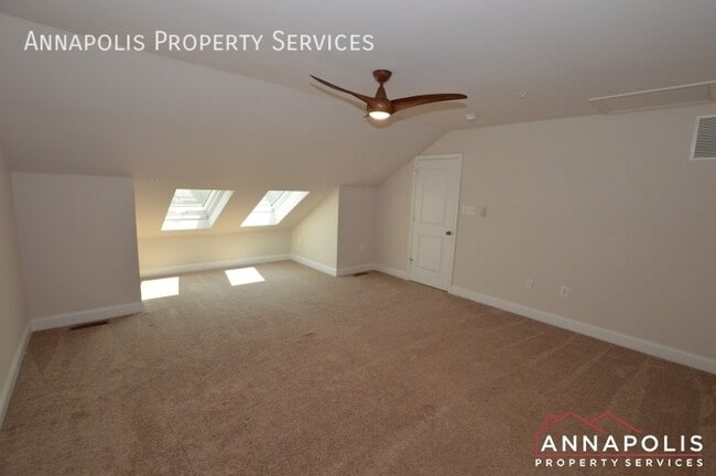 Building Photo - 114 Waterline Ct